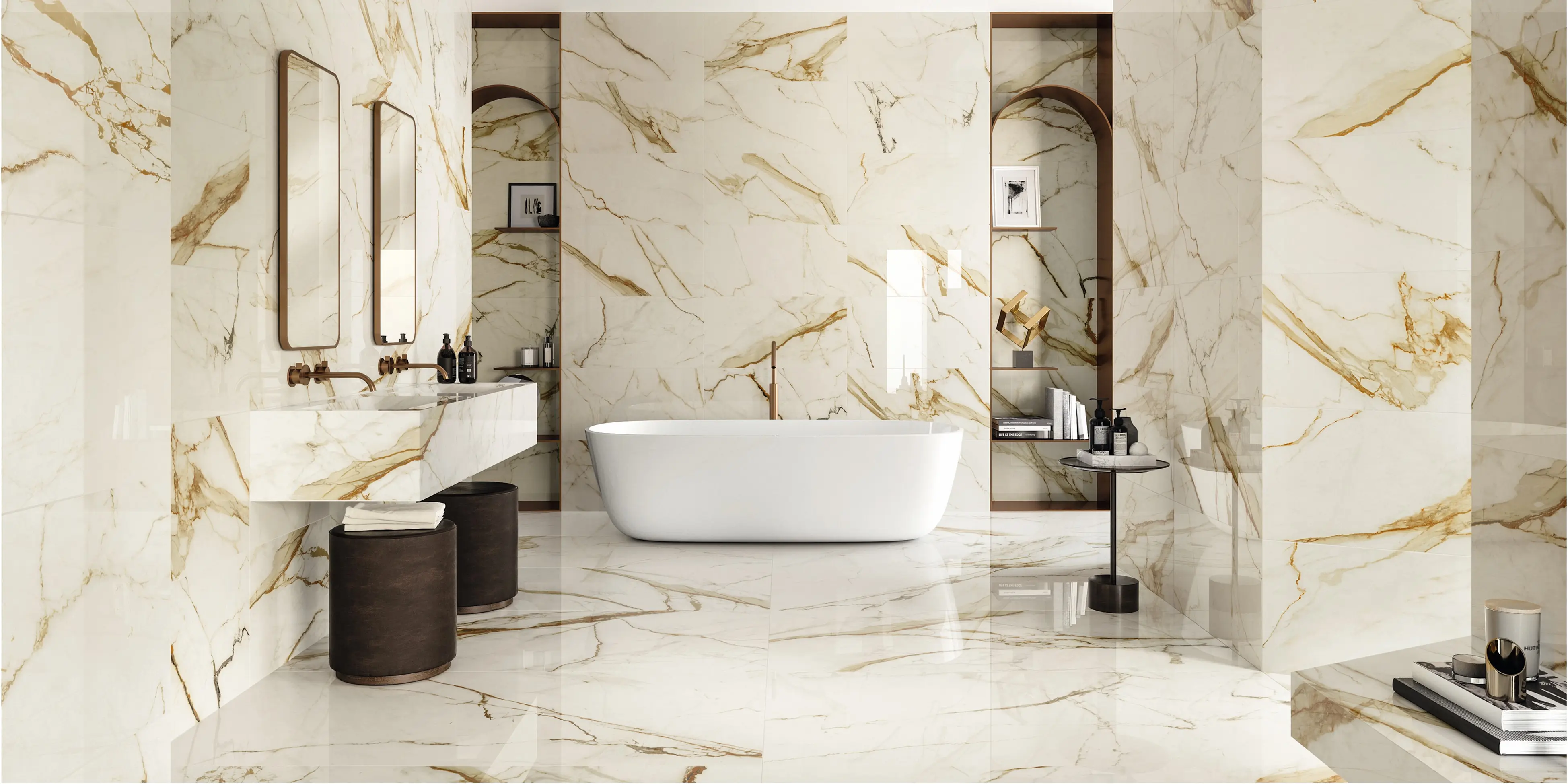 Et liv i luksus med vores guld indlagte marmorfliser. Skab et rum af raffineret elegance med denne subtile kombination af guld og marmor.