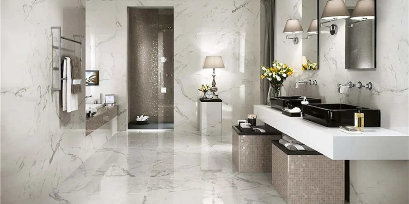Oplev luksus med vores klassiske marmorlook til badeværelset. Skab tidløs skønhed og en følelse af elegance med vores eksklusive designløsninger.