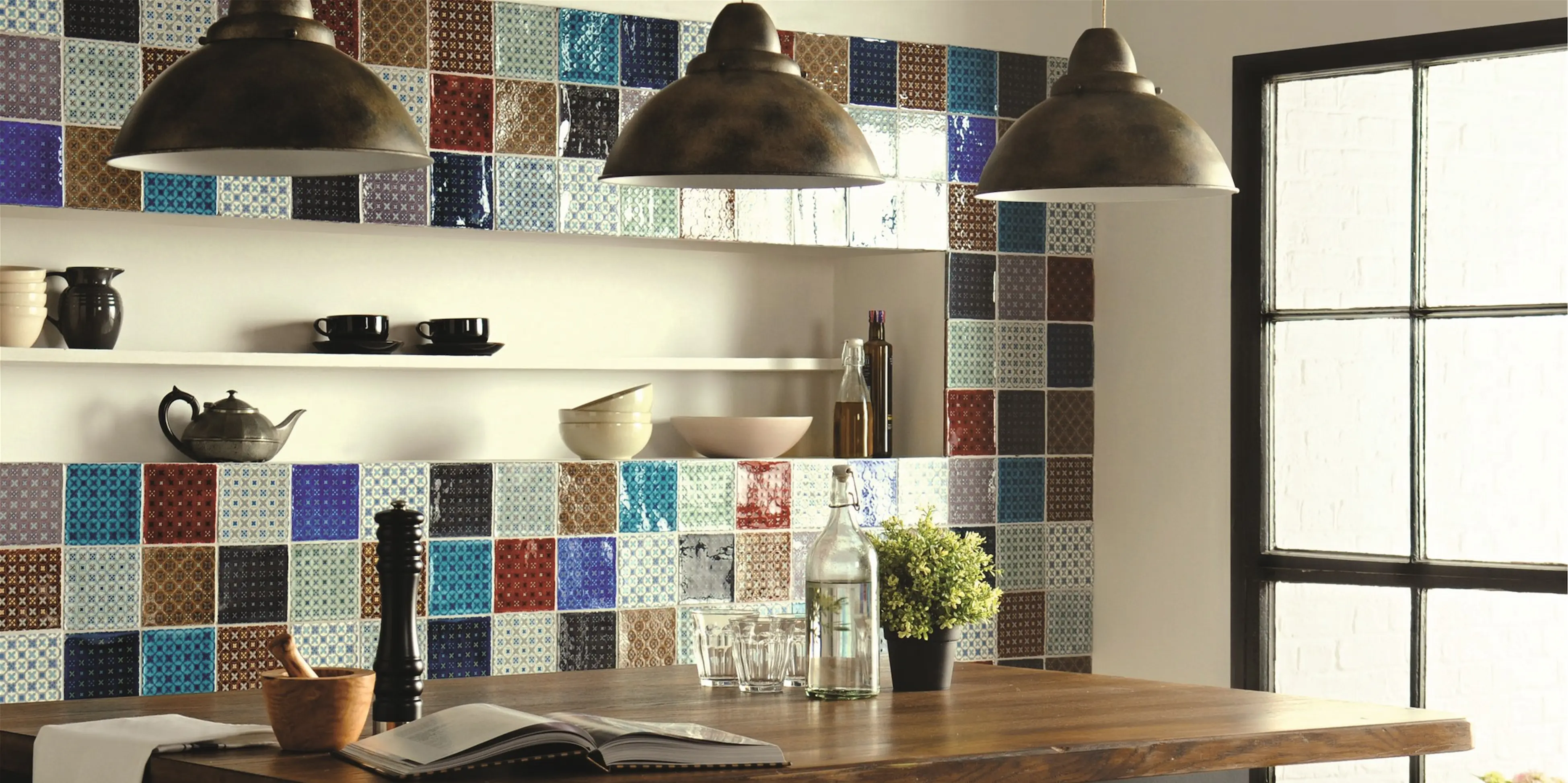 Oplev unikke patchwork vægfliser til dit køkken og tilføj et strejf af personlighed med vores særlige designeffekter. Bliv inspireret nu!